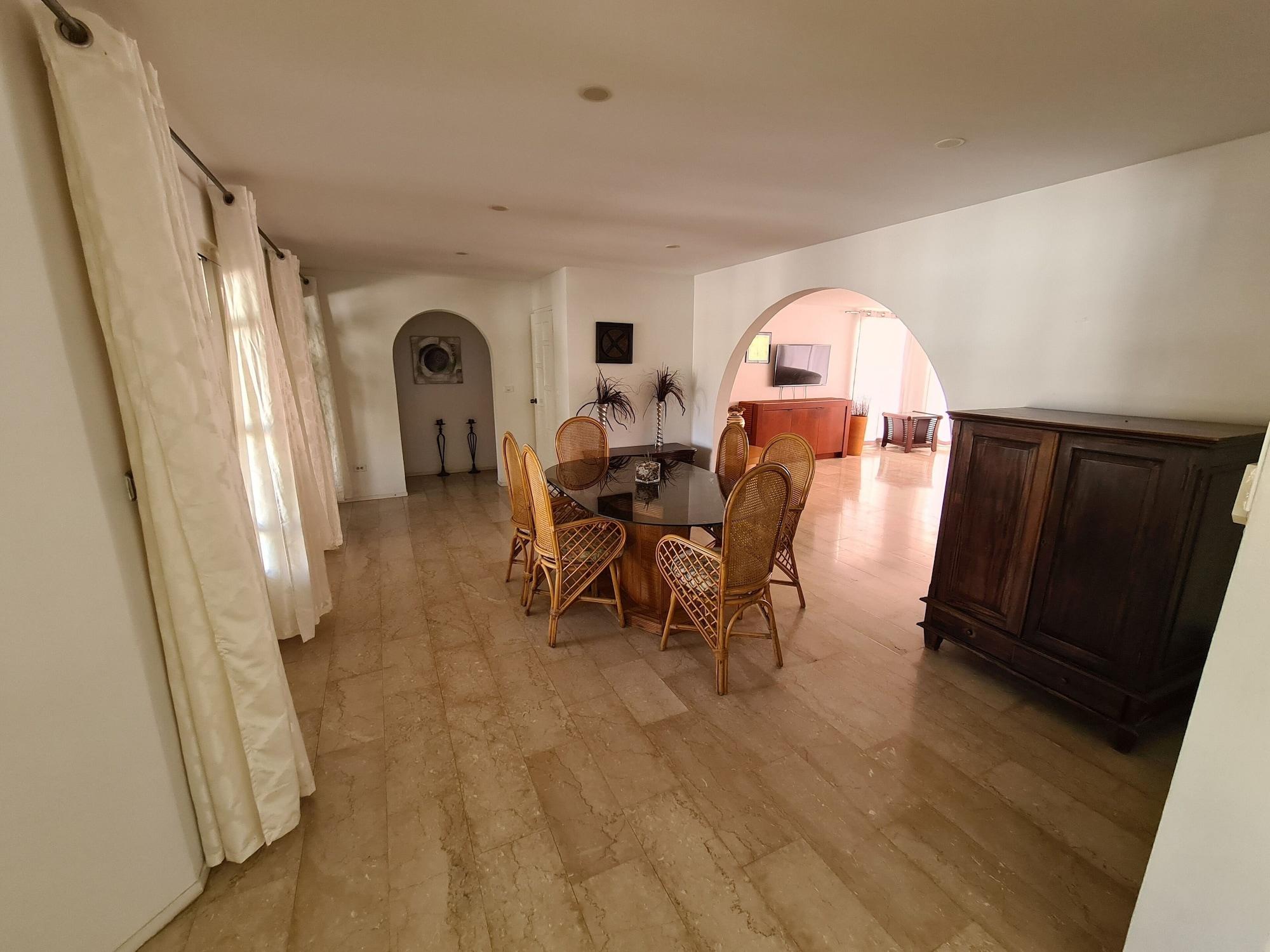 Bubali Villa & Apartments Luaran gambar